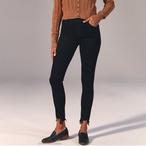 Abercrombie and Fitch High Rise Super Skinny Ankle Jean
High in Black